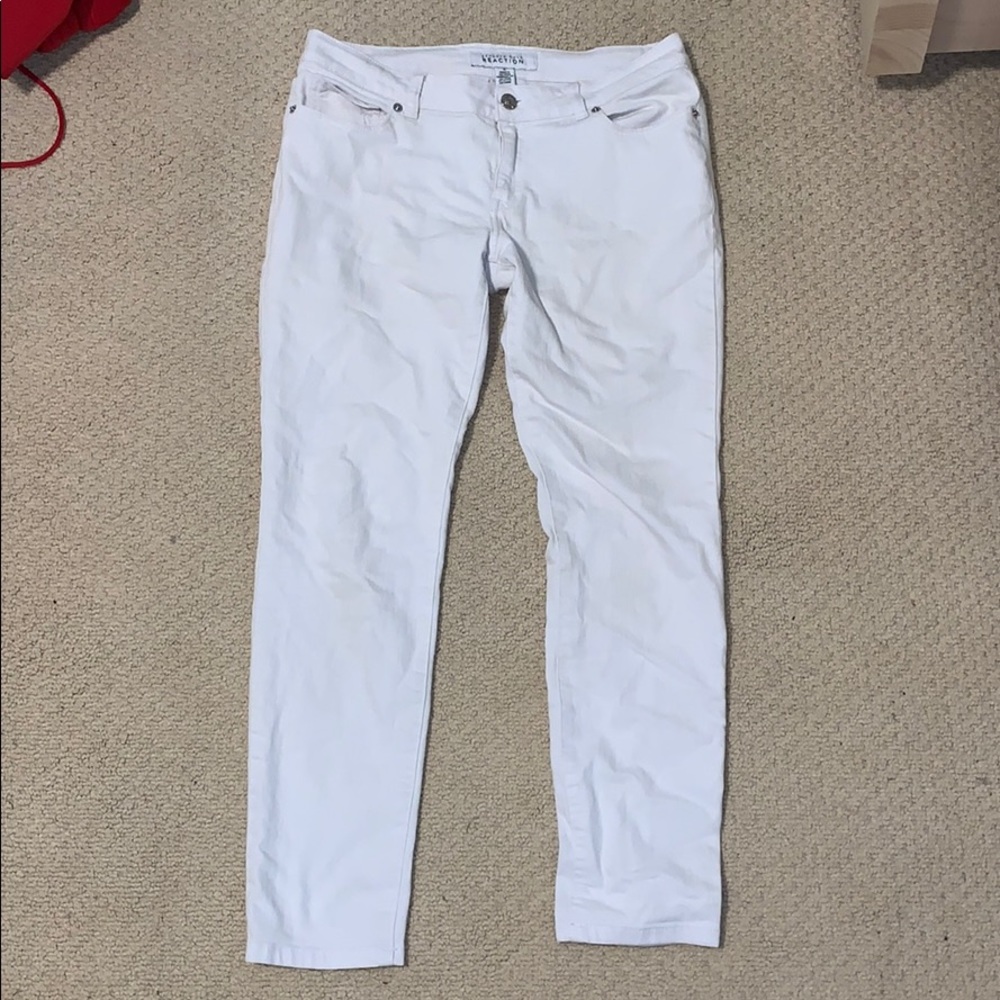 Kenneth Cole women’s white Capri jeans